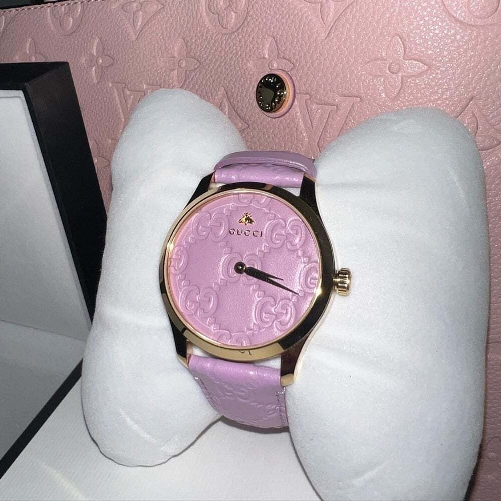 Gucci watch lilac pink purple magenta leather gg monogram gold logo strap luxe